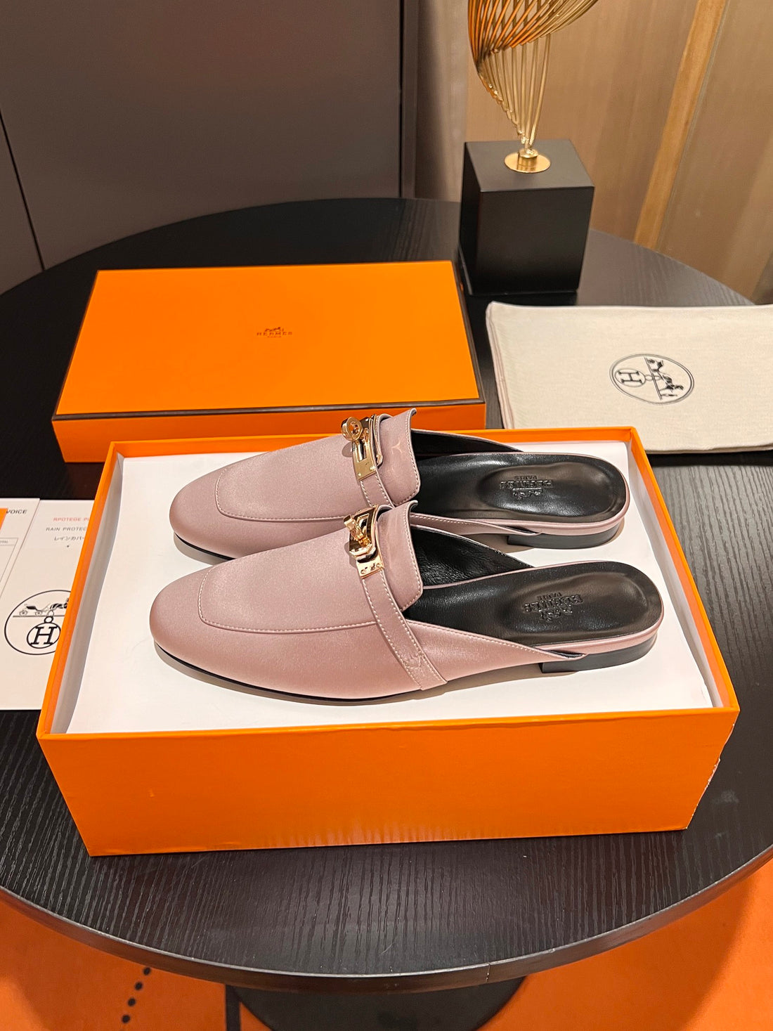 Hermes Women's Slipper