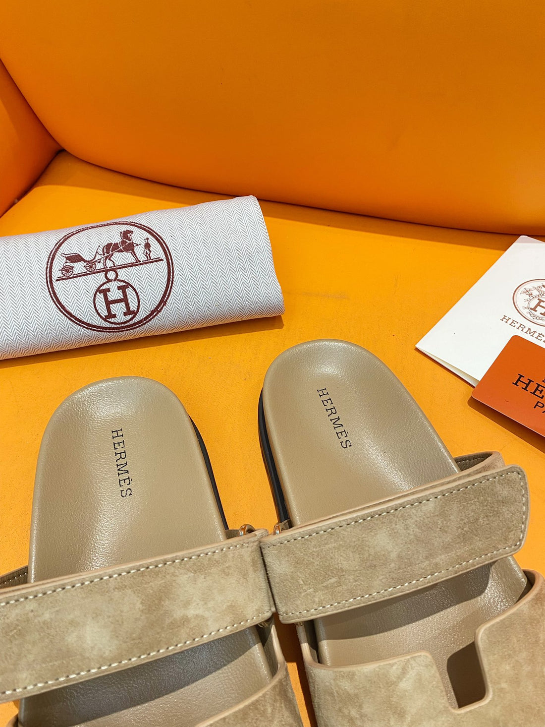 Hermes Men's and Women's Slipper