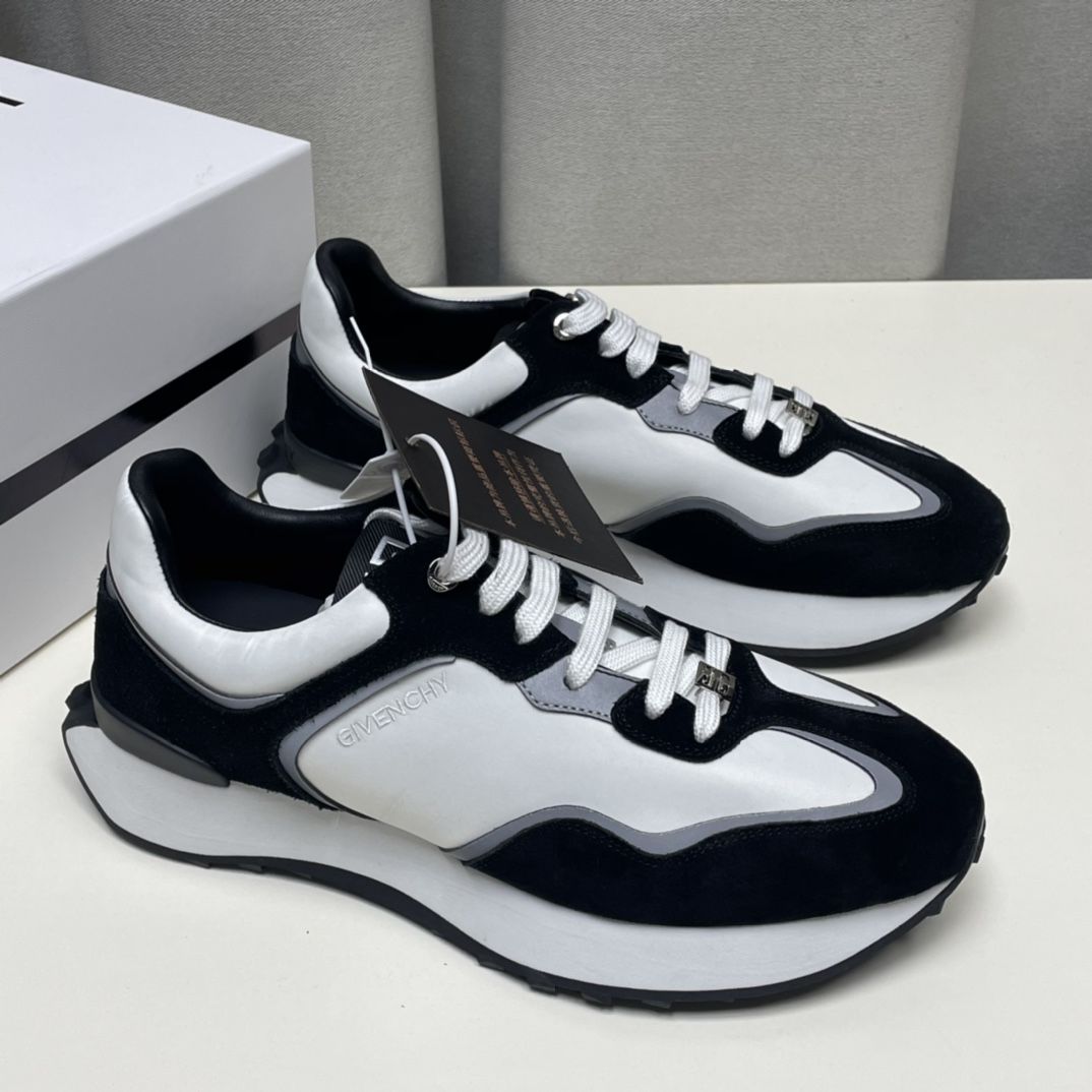 Givenchy Men's Runner Sneakers