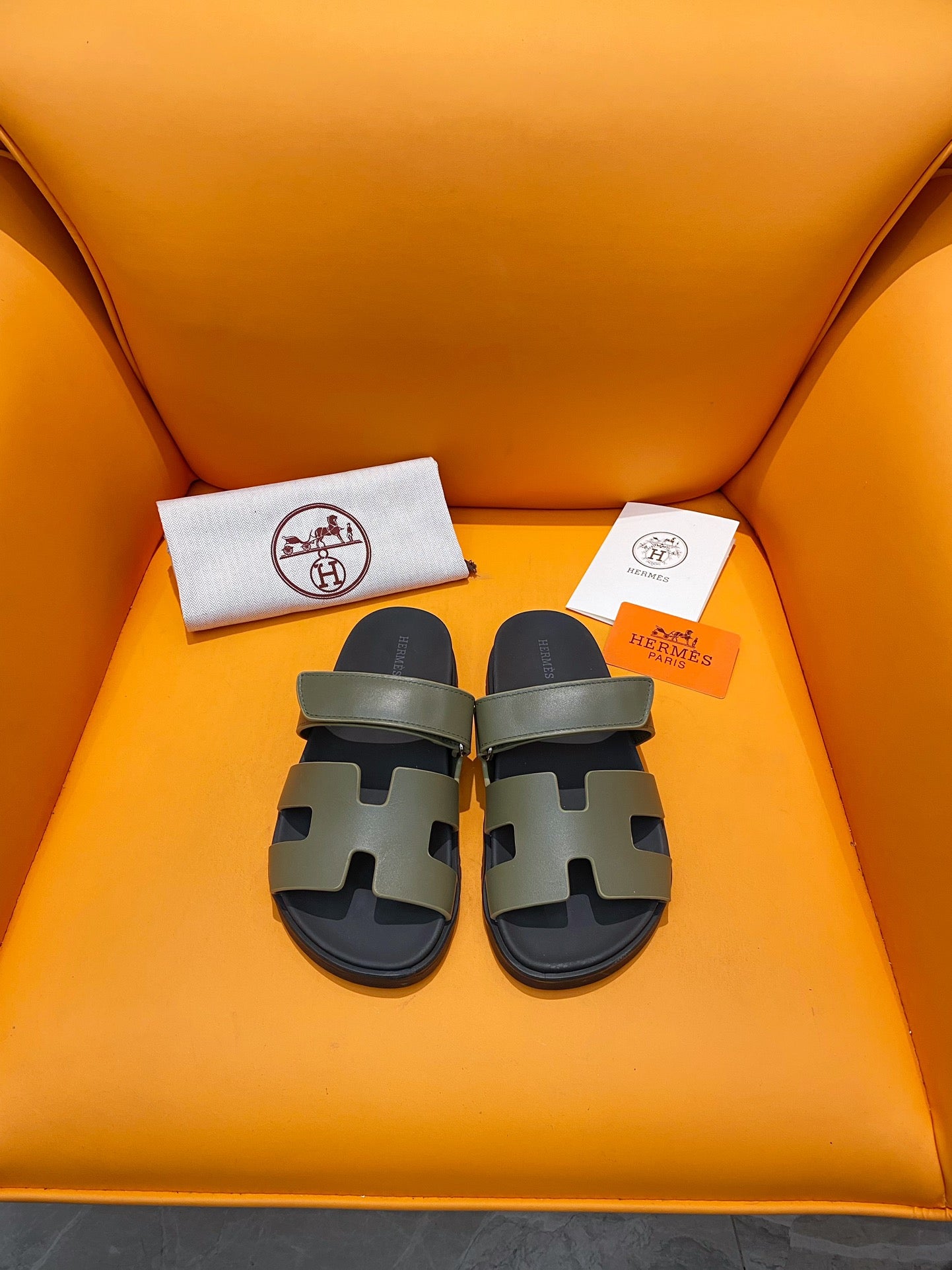 Hermes Men's and Women's Slipper