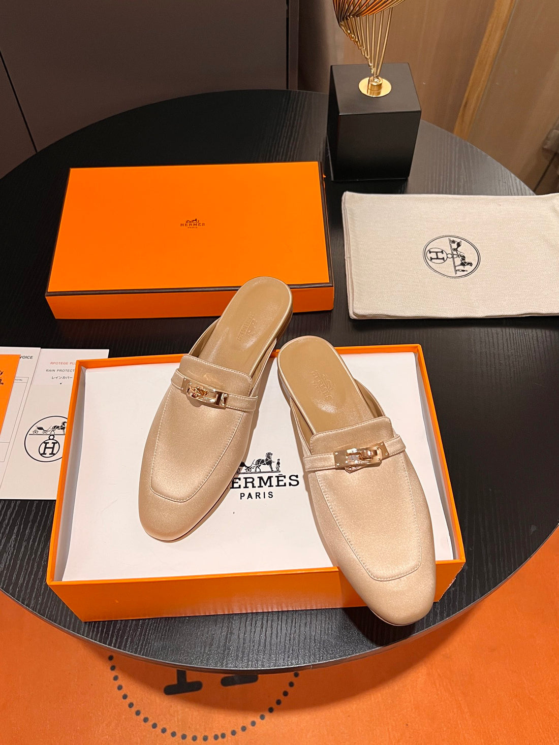 Hermes Women's Slipper