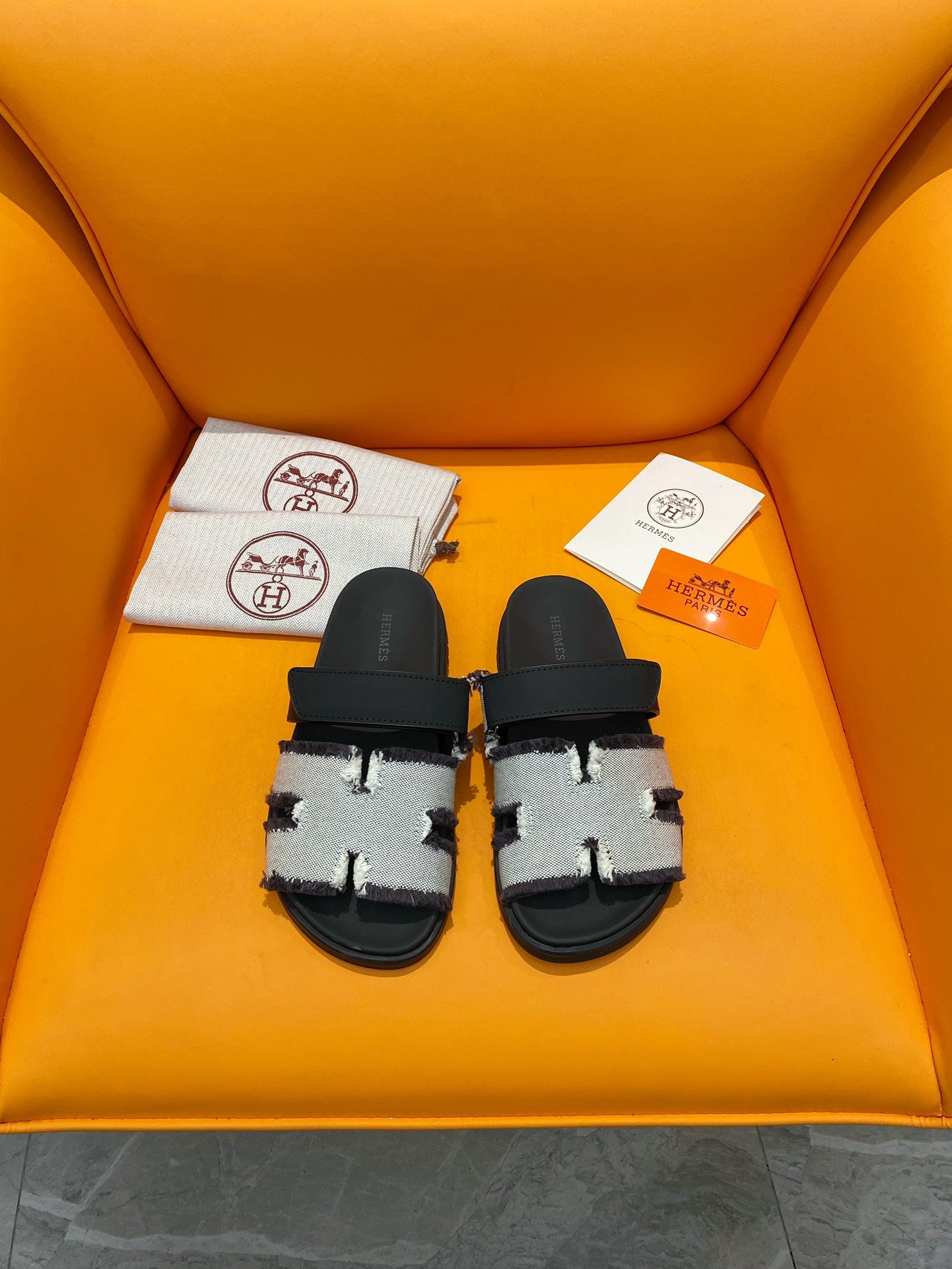 Hermes Men's and Women's Slipper