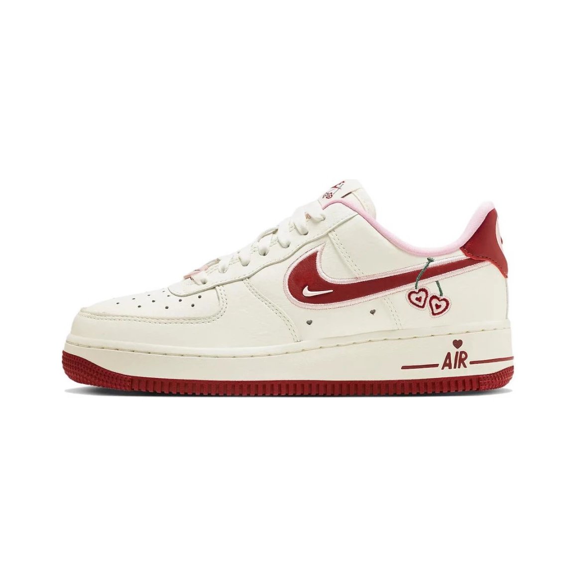 حذاء رياضي Air Force 1 للنساء والرجال