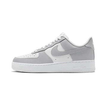 حذاء رياضي Air Force 1 للنساء والرجال