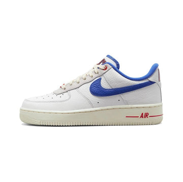 حذاء رياضي Air Force 1 للنساء والرجال
