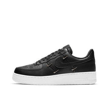 حذاء رياضي Air Force 1 للنساء والرجال
